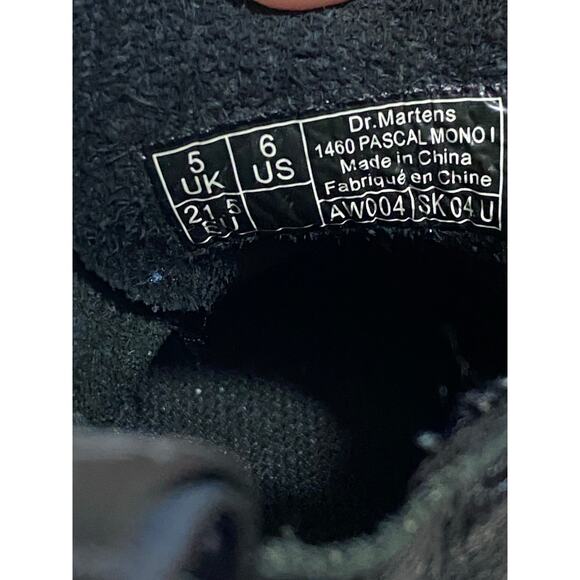 Dr. Martens Infant 1460 Softy T Leather Lace Up Boots Size 6 Black MSRP $65 - Picture 9 of 9